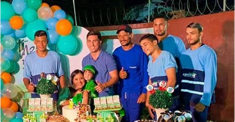 LOS CONSIDERA HÉROES Niño celebra su cumpleaños con el motivo de