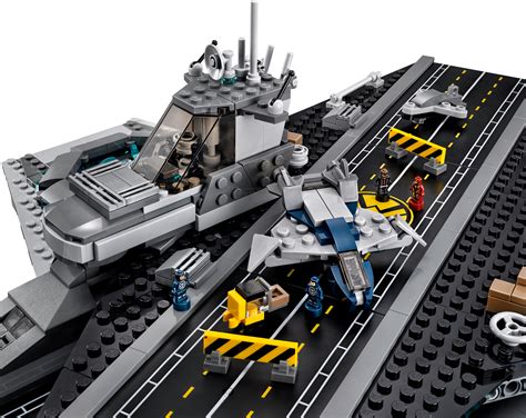 Lego Helicarrier Revealed: First Images of Avengers S.H.I.E.L.D. Set ...