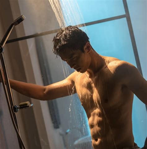 Lee Seung Gi Is A Brooding Action Hero In Shower Scene For "Vagabond ...