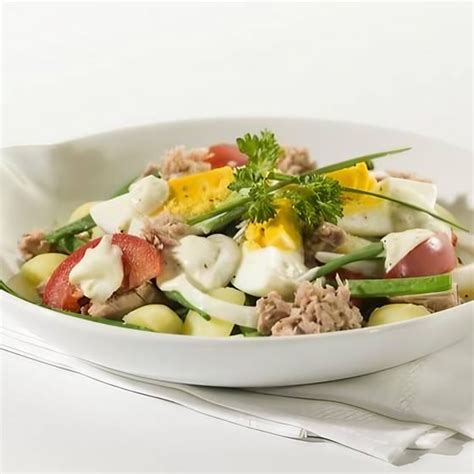 Salade Met Tonijn Aardappel Bonen Tomaat En Ui Jumbo