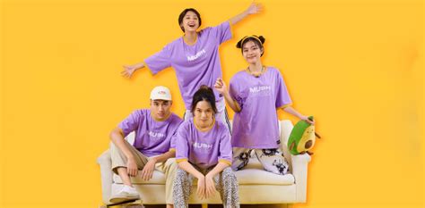 Mẫu áo lớp hot nhất hiện nay hình in slogan độc đáo