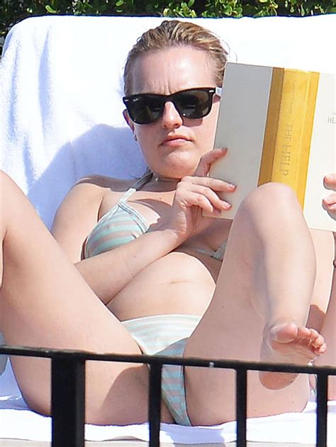 Elisabeth Moss In Bikini On Vacation In Capri Hawtcelebs