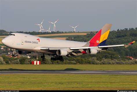 Hl Asiana Airlines Boeing Ef Photo By Chris Jilli Id