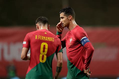 Tensi N En Portugal El Fr O Gesto De Bruno Fernandes Con Cristiano