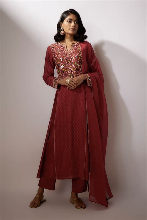 Buy Maroon Kurta Chanderi Embroidered Zardosi Notched Pant Set For