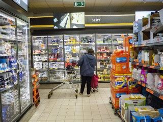 Sklepy We Wszystkich Wi Tych Tak B D Otwarte Biedronka Lidl