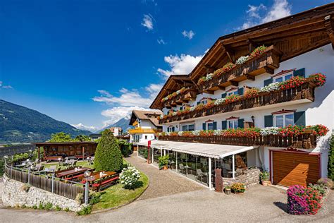 Hotel Stefanie Alle 3 Sterne Hotels In Dorf Tirol Bei Meran Südtirol