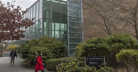 UW law school pulls out of U.S. News rankings over equity concerns : r ...