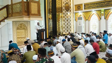 Pemanfaatan Perdana Masjid Songkok Recca Bupati Berdiri Tanpa