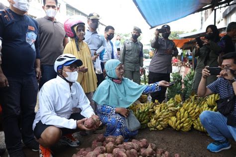 Festival Rebus Makassar Danny Pomanto Gowes Menuju Pasar Terong Pluz Id