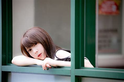 Picture Brown Haired Bokeh Young Woman Asian Hands Glance 600x400