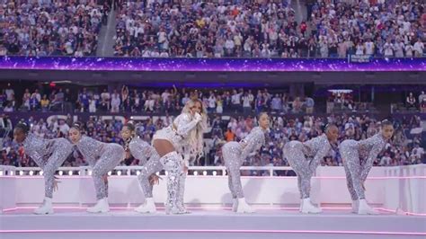 Super Bowl 2022 halftime show review: it's a family affair