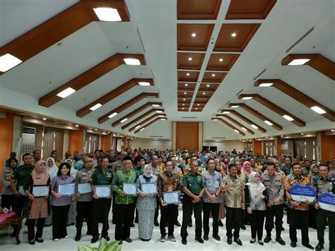 Konsisten Turunkan Angka Stunting Wahana Terima Penghargaan Pemkot