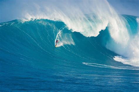 Surf Maui Great Waves In This Amazing Hawaiian Island