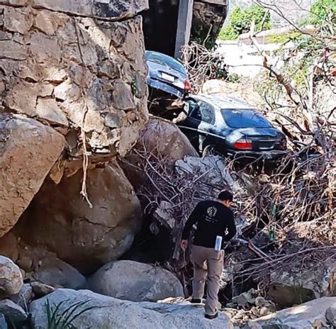 Alertan de socavón en el río Camarón que pone en riesgo a dos viviendas