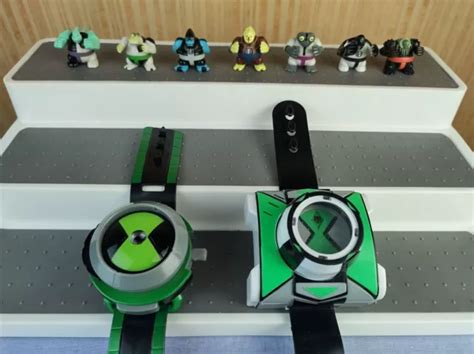 Bandai Ben Alien Omnitrix Illuminator Playmates Montre Parlante