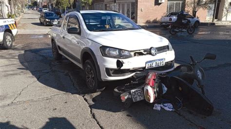 Una camioneta colisionó con una moto Diario El Telégrafo