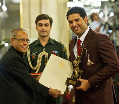 Yuvraj Singh received Arjuna award Live Photos ~ Indian Cricket Team ...