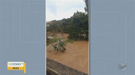 Chuva Faz Rio Transbordar Alaga Ruas Derruba Rvores E Danifica Casas