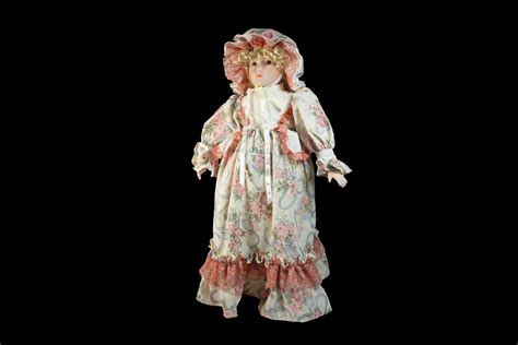 Porcelain Doll Display Doll Victorian Dress Collectible 15 Inch