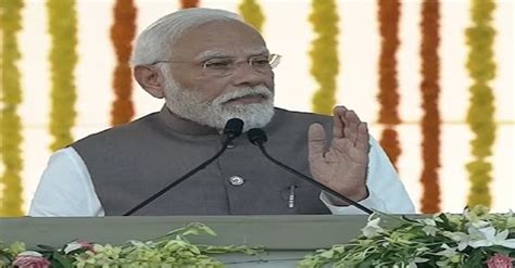 Pm मोदी ने किया सूरत डायमंड बोर्स और नए इंटीग्रेटेड टर्मिनल का उद्घाटन