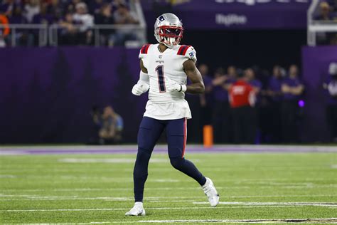 Devante Parker Injury Update Patriots Wr Out For Week 15 Draftkings