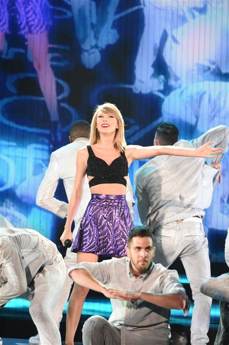 TAYLOR SWIFT at 1989 World Tour in Tokyo – HawtCelebs