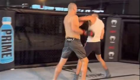 VIDEO | Sean Strickland brutalizes controversial streamer Sneako in sparring session | BJPenn.com