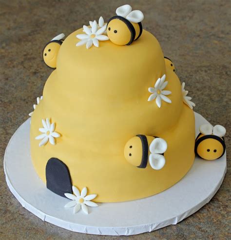 Bee Hive Birthday Cake - Aria Art