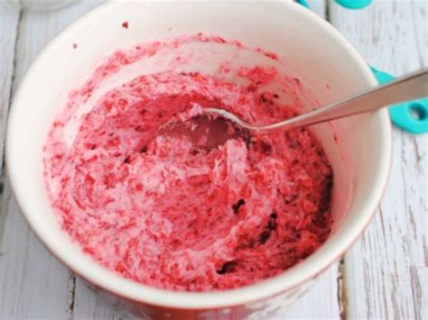 5 Diy Fruit Scrubs For Your Berry Special Friends Skin Overload