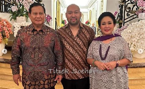 Titiek Soeharto Rayakan Ulang Tahun Ke Berikan Tumpeng Ke Prabowo