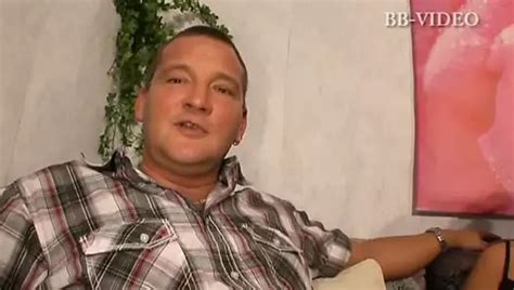 Une MILF excitée de 60 ans se fait sodomiser avec un mec de 22 ans xHamster