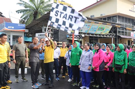 Perkuat Sinergitas Personel Tni Polri Gelar Olahraga Bersama