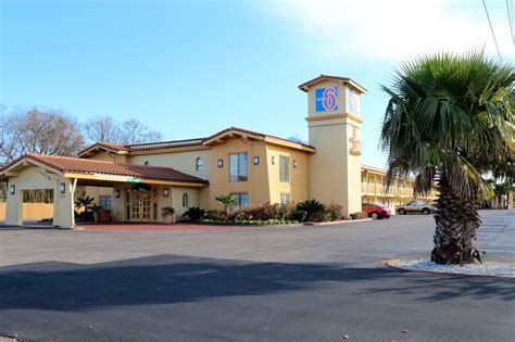 Discount Coupon for Motel 6 Beaumont Tx in Beaumont, Texas - Save Money!