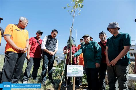 Jumat Menanam Gerakan Tanam Dan Pelihara Pohon