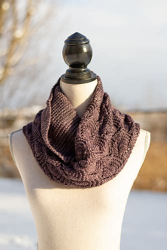 Ravelry Antiqued Cowl Pattern By Kelene Kinnersly