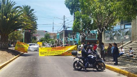 Vecinos De La Periodistas Se Manifiestan En Contra Del Edificio Que