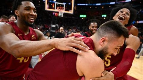 Hasil NBA Super Dramatis Max Strus Cetak Buzzer Beater Dari 18 Meter