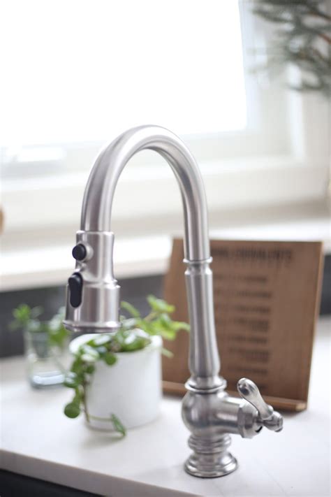 how to paint vinyl windows