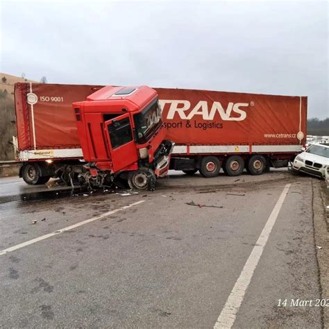 Samsun da zincirleme trafik kazasında 1 kişi yaralandı Son Dakika