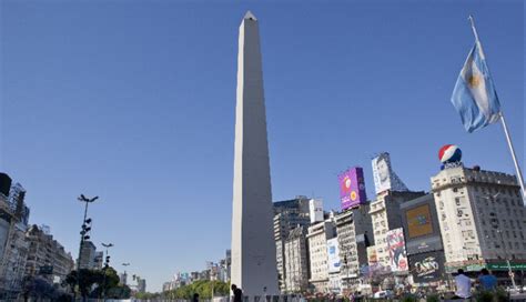 Cielo Algo Nublado En El Rea Metropolitana De Buenos Aires Fin De