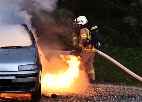 Două femei au ajuns la spital după ce autoturismul în care se aflau s a