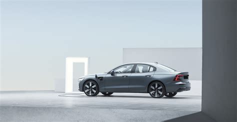 Volvo S60 - купить авто в Киеве - официальный дилер VOLVO , Вольво С60 ...