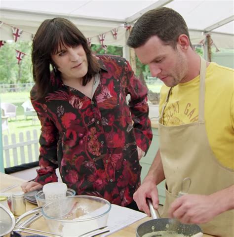 Noel Fielding’s ‘Great British Baking Show’ Outfits, Ranked