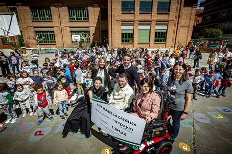 Entrega de la recaudación de la marcha solidaria del CEIP Isabel la