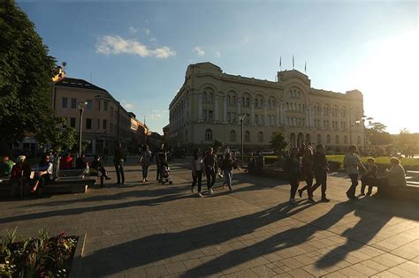 U Inostranstvo Odlaze Itave Porodice Uzrok Sve Manjeg Broja Aka U