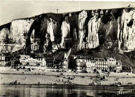 Tr Port Le Treport Le Funiculaire Et Les Falaises Vus De La Plage