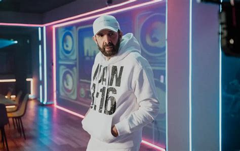 Juan Luis Guerra lanza su nueva producción digital Radio Güira