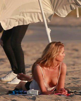 Downblouse Nipple Peeks Porn Pictures XXX Photos Sex Images PICTOA