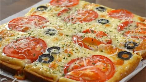 Delicious Pizza Recipe How To Make Simple Pizza At Home Homemade Bread Pizza Recipes At Home